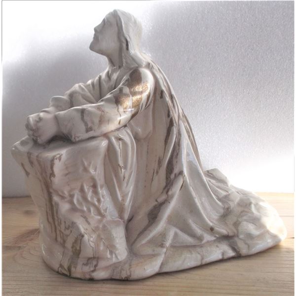 Jesus Praying Statue