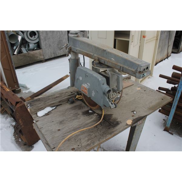 Black & Decker Radial Arm Saw