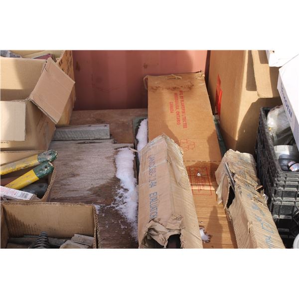 TwoTelescopic jacks & piping