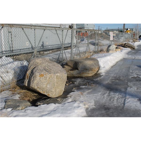APPROX. 20 LANDSCAPE ROCKS (TO BE LOADED BY THE BUYER)