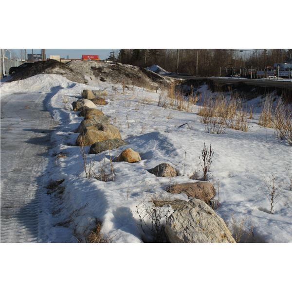 APPROX. 20 LANDSCAPE ROCKS (TO BE LOADED BY THE BUYER)