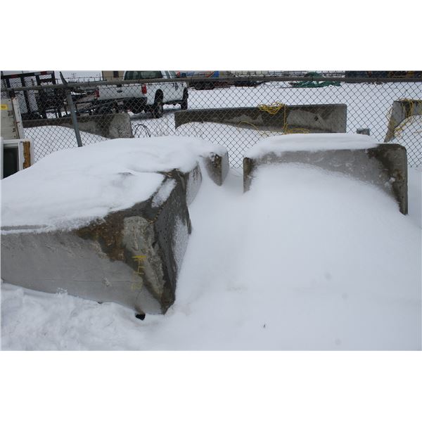 4 CONCRETE BLOCKS