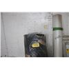 Image 1 : ROLL OF PLASTIC AND BLACK MATTING