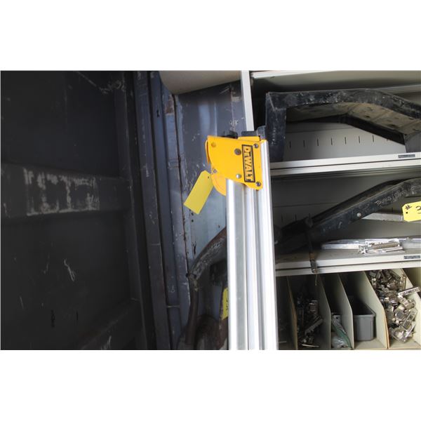 DEWALT FOLDING SAWHORSE