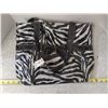 Image 2 : Sparkle Zebra Patern Bag With Accessories