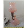 Image 3 : Pink Glass Lamp