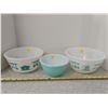 Image 1 : 2 Kitchen Themed Bowls and 1 Pyrex #31 Bowl