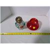 Image 2 : Glass Red/Green Oil Lamp, Stubby Red Chimney