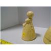 Image 4 : Yellow/White Woman Figurines (2)
