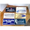 Image 2 : Lot of Plastic Ford Dealerships Plates