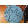 Image 3 : 2 x Novelty Waffle Makers (Frozen + Disney)