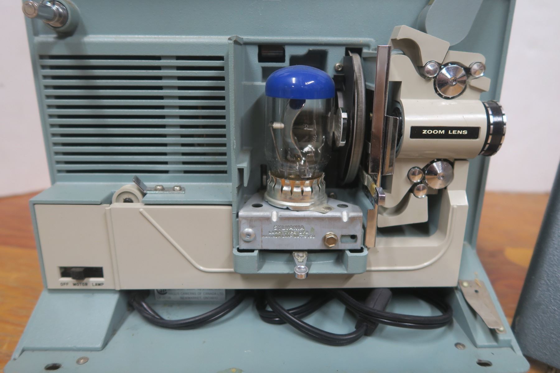 Argus Showmaster Vintage ARGUS Showmaster 500 AZ Film Projector - Works - Schmalz Auctions