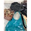 Image 2 : LOT OF PURSES HANDBAGS