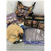 Image 1 : MISC LOT CAT MOTIF BAGS PAN ETC