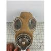Image 2 : WWII CANADIAN GAS MASK