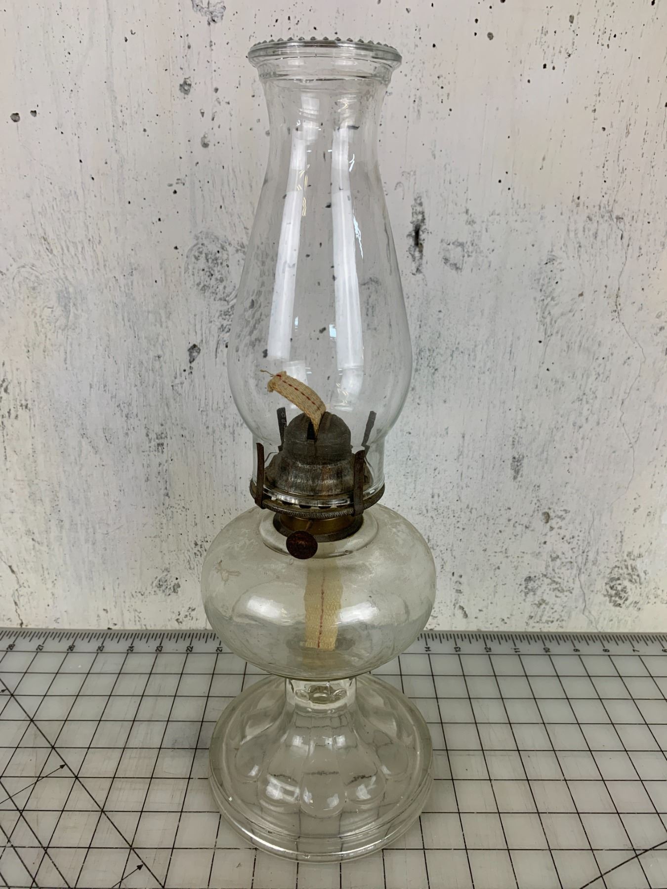 ANTIQUE COAL OIL LAMP
