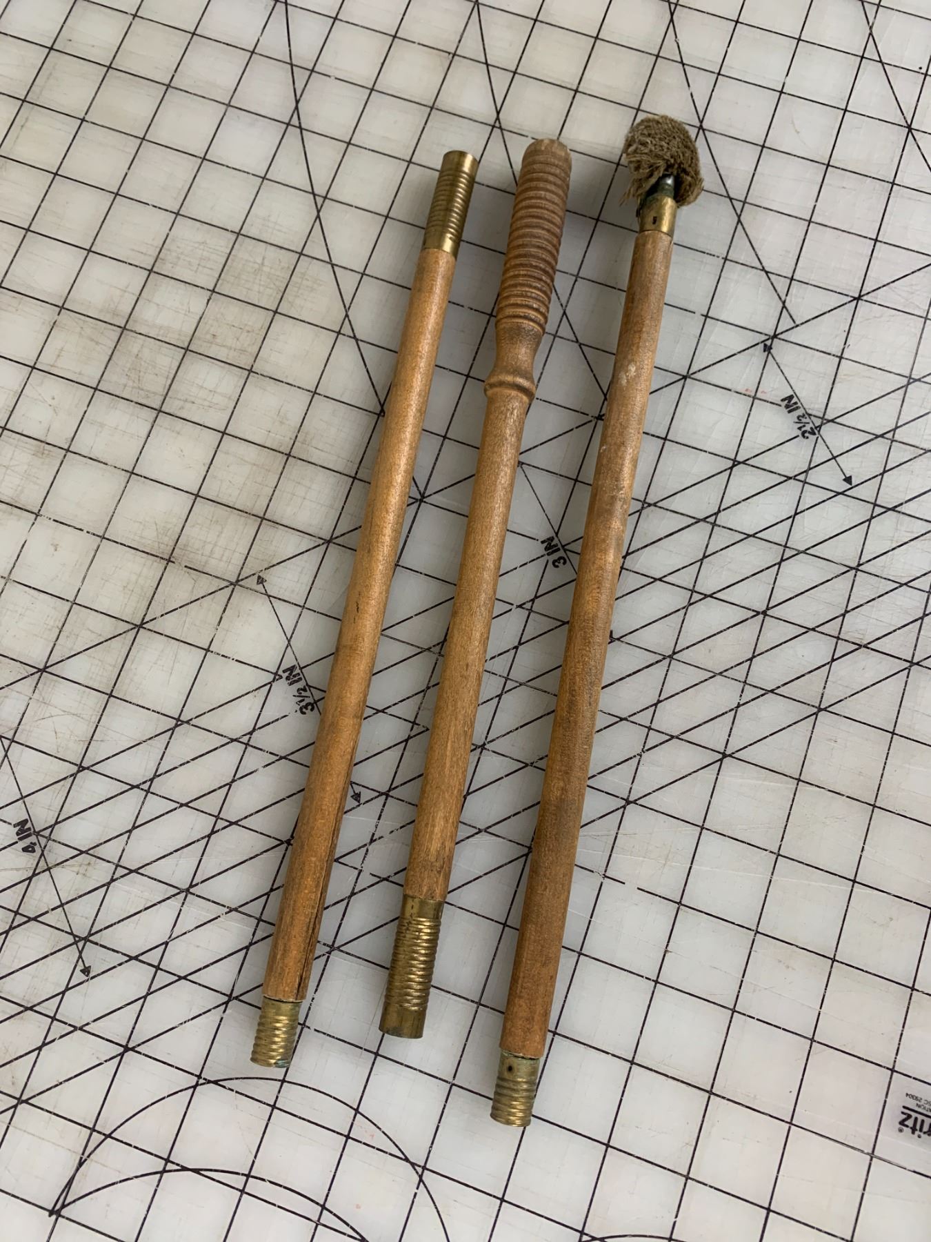 ANTIQUE GUN BORE CLEANING ROD