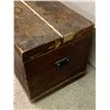 Image 2 : ANTIQUE DOVETAIL TRUNK 39"x20"x20"