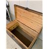 Image 3 : ANTIQUE DOVETAIL TRUNK 39"x20"x20"