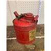 Image 3 : VINTAGE GASOLINE CAN