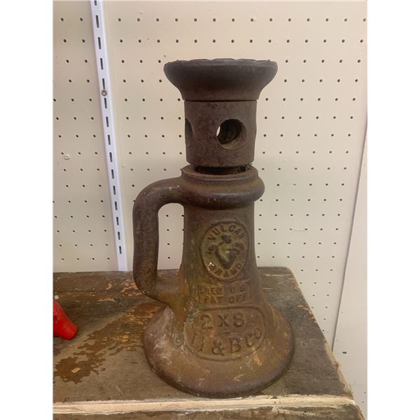 ANTIQUE VULCAN BRAND CAST IRON HOUSE JACK