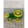 Image 3 : JOHN DEERE DIE-CAST TRACTOR TOY