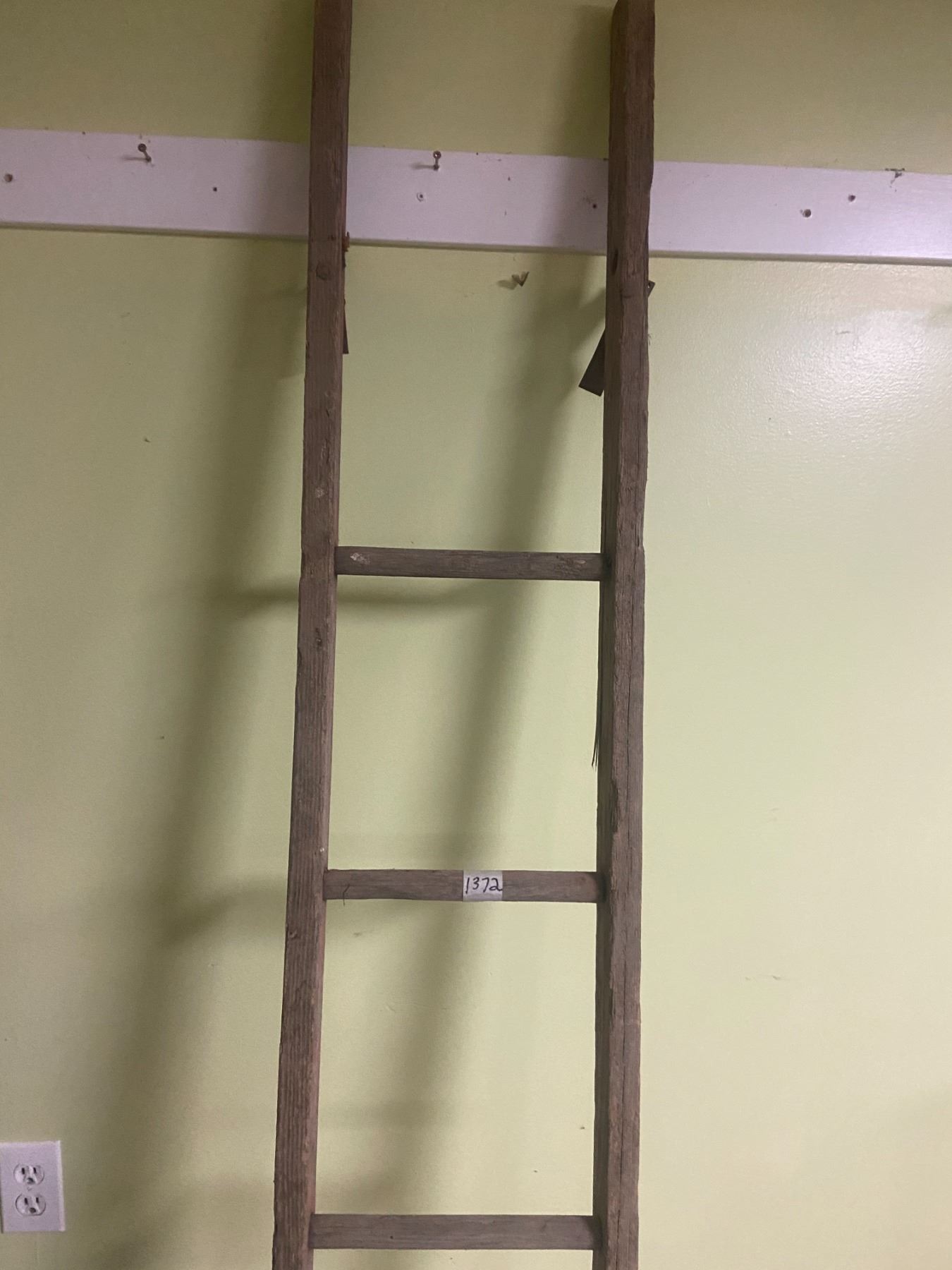 Wooden Round Rung Ladder
