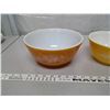 Image 2 : Set of 3 Pyrex Bowls