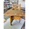 Image 2 : Childs Desk