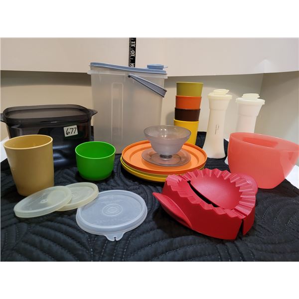 Group of vintage 1970's to 1980's tupperware