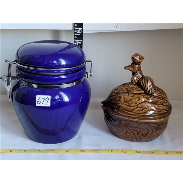 Tight seal cookie/ coffee jar. Squirrel nut container.