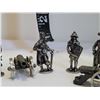 Image 3 : Vintage kinder egg metal soldier figurines.