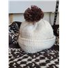 Image 2 : Vintage wool small handmade siwash & toque.