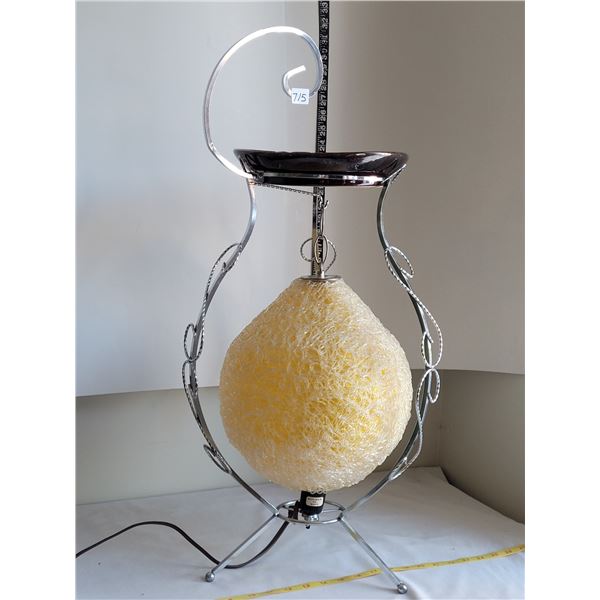 Vintage spaghetti lucite lamp/smoke stand. Excellent condition