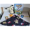 Image 1 : Pokemon Find'em double book, scarf, stuffed character, & 4 3D action cards.