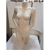 Image 2 : Female manikin with removable arms.