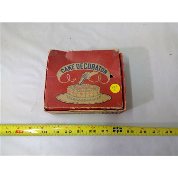 Vintage Cake Decorator