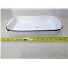 Image 2 : Enamel Cake Pan (White/Black)