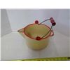 Image 3 : Beige/Red Large Enamel Pot & Kettle