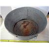 Image 2 : Large round galvanized tub