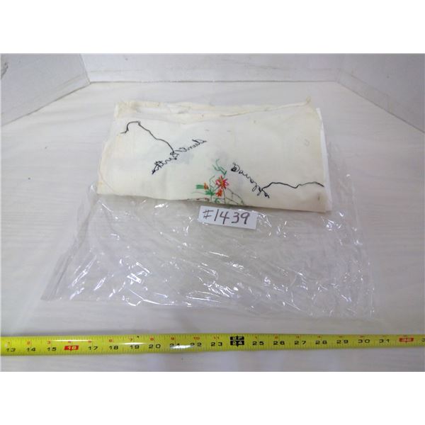 Lot of heritage embroidered cotton quilt squares (23)