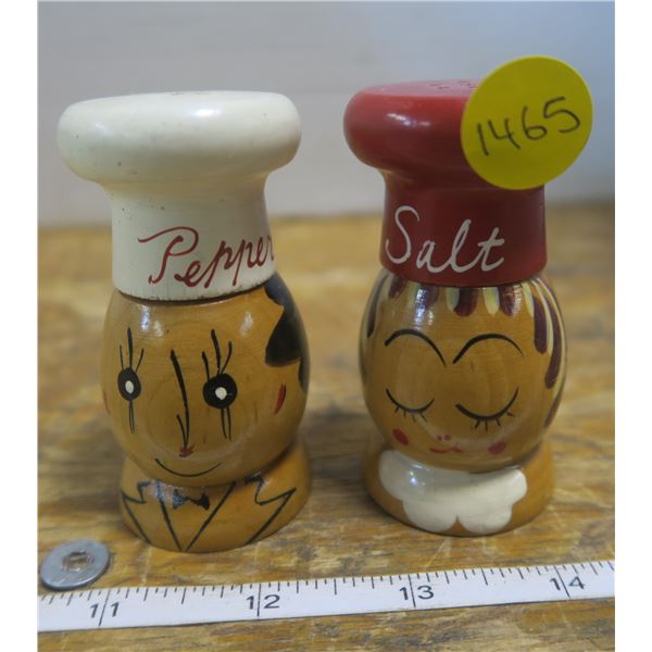 Wooden Salt+Pepper Shakers
