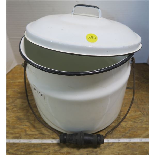 Enameled Pot - White