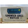 Image 2 : Vintage WOODSONIA Sandwich Grill - In Box