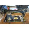 Image 5 : Vintage Singer Sewing Machine - 18" x 37" x 31"H
