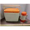 Image 1 : Thermos + Coleman Cooler