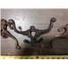 Image 7 : 6 x 3" Iron Acorn hooks