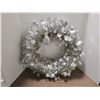 Image 3 : 3 Stainless Bowls + Silver Wreath