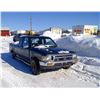 Image 2 : 1992 Toyota DLX Series Pickup Truck - Unknown Condition, No Keys, Sold As Is - ODO:326252KM - VIN:JT