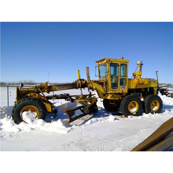 Champion 740 Grader, Late 70's - 5684 Hrs. - Has Keys, Runs/Operational